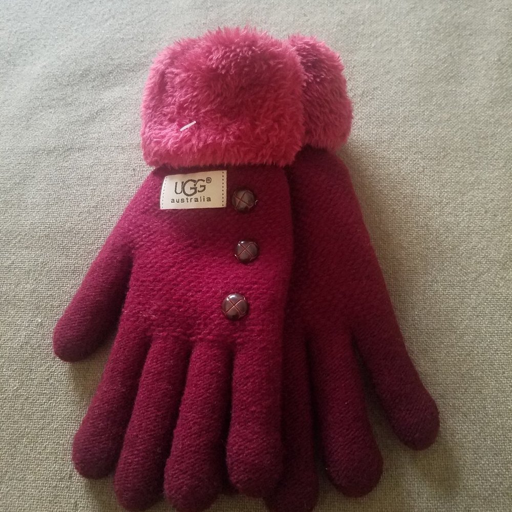 UGG Burgundy Gloves